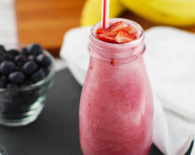 Very Berry Smoothie in a jar